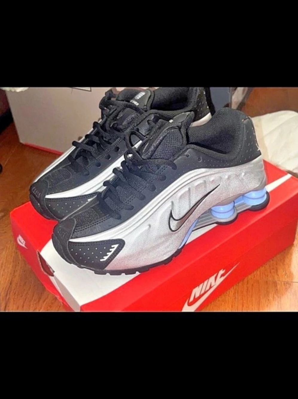 Nike Shox TL Sneakers Black & Silver US 4Y Like New